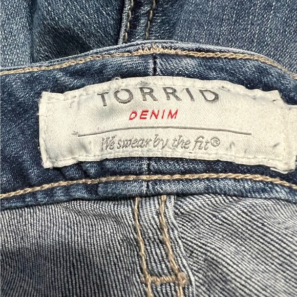 Torrid Skinny Blue Distressed Blue Jeans Size 16 - Picture 5 of 9